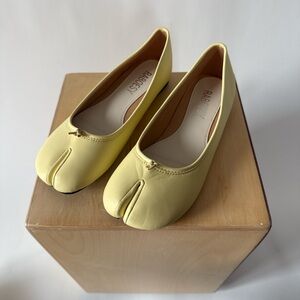 New! Butter Yellow Tabi Flats